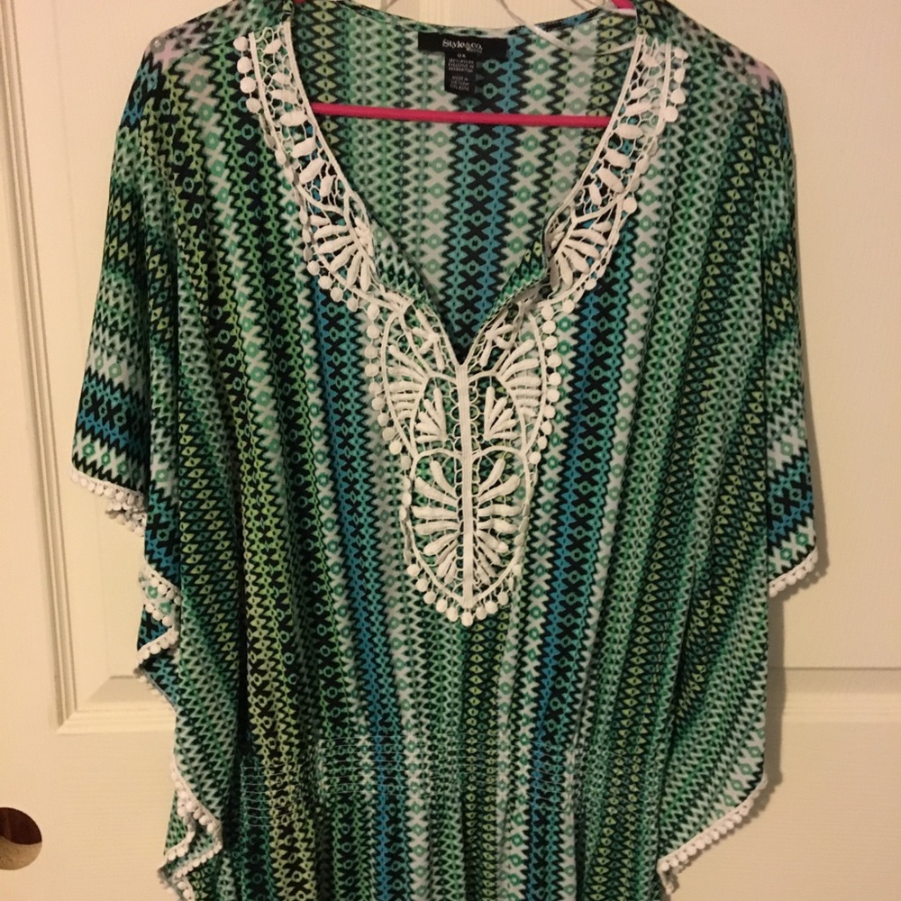 Wide arm funky pattern shirt